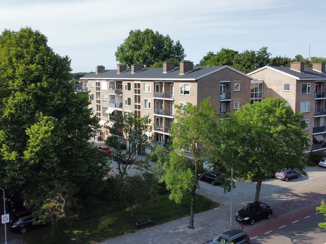 Van Der Ploegstraat 4, Heemskerk