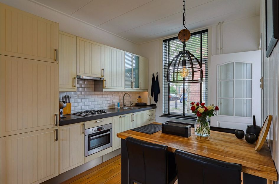 Emmastraat 30