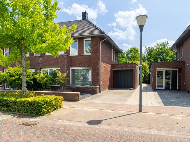 Koetshuislaan 68, Waalwijk