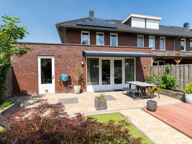 Koetshuislaan 68, Waalwijk