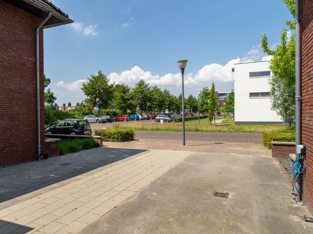 Koetshuislaan 68, Waalwijk
