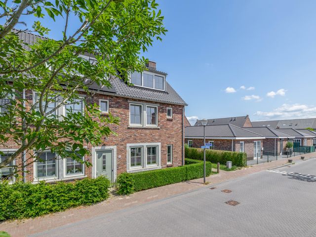 Mien Ruysstraat 18, Waddinxveen