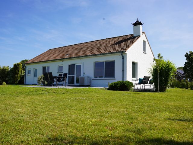 Jhr Mr de Casembrootstr 27, Groede