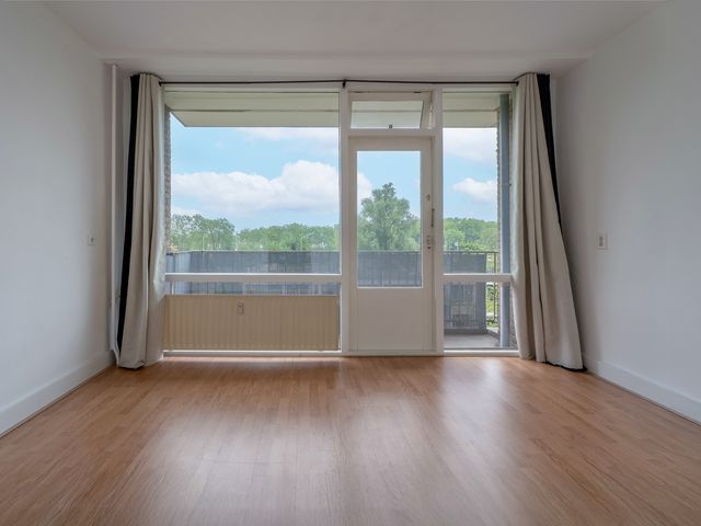 Valkreek 100, Rotterdam