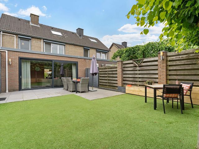 Grasbroekstraat 6, Limbricht