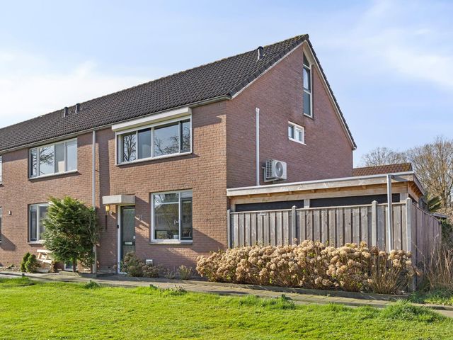 Staverdenhoek 31, Enschede