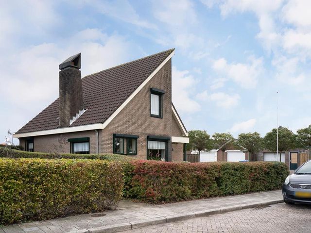 Anna van Bourgondiestraat 37, Sint-Annaland