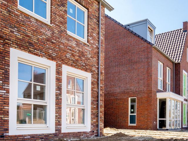 Hoekwoning type J , Tholen