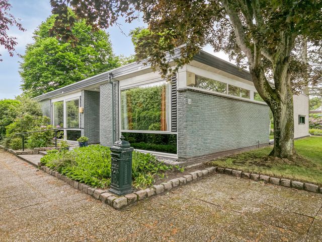 Grieglaan 14, Voorschoten