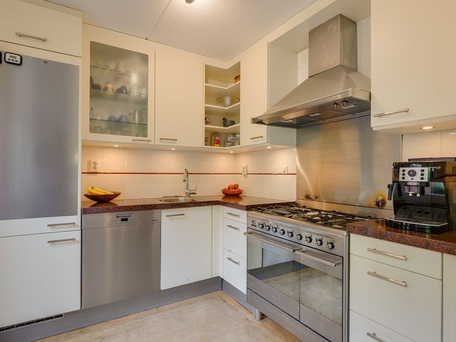 Alexander Adamskistraat 1, Voorschoten