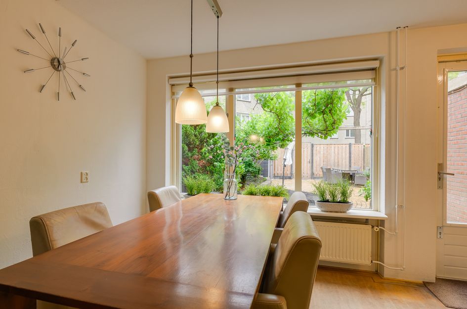Alexander Adamskistraat 1