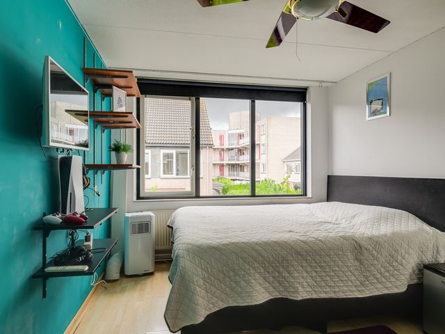 Alexander Adamskistraat 1, Voorschoten