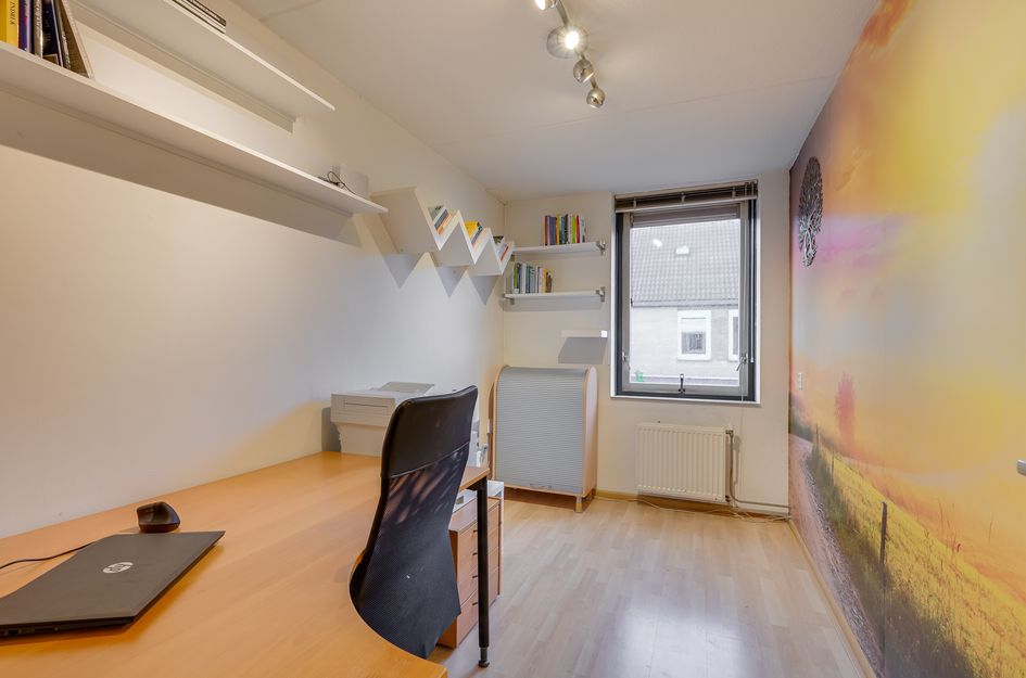 Alexander Adamskistraat 1