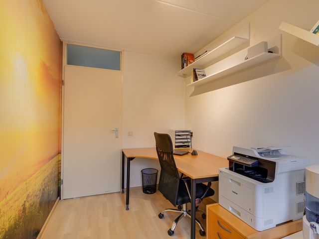 Alexander Adamskistraat 1, Voorschoten