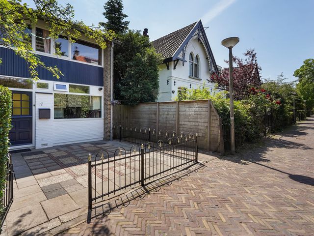 Laan Van Overvest 1C, Delft