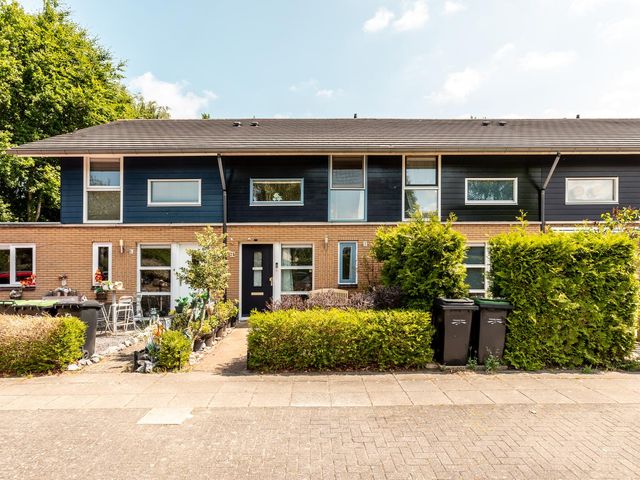 Januaristraat 26, Almere