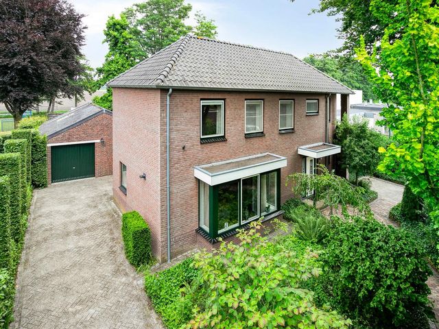 Wethouder Lemmenstraat 11, Sint Hubert