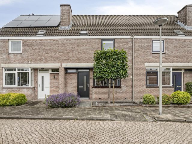 Dennenhof 39, Made