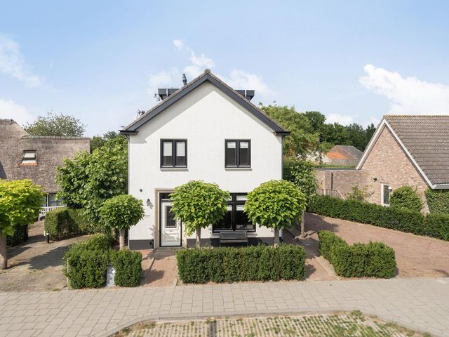 Burgemeester van Campenhoutstraat 8, Made