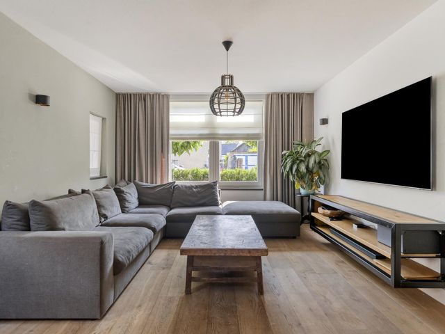 Burgemeester van Campenhoutstraat 8, Made