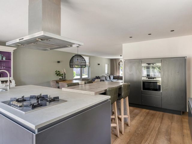Burgemeester van Campenhoutstraat 8, Made