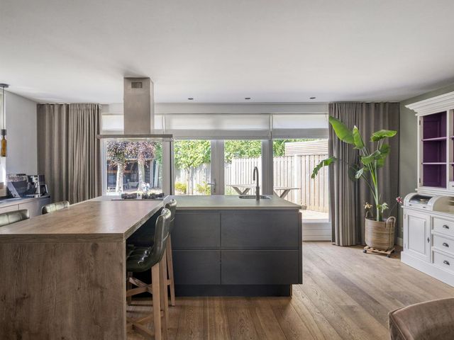 Burgemeester van Campenhoutstraat 8, Made