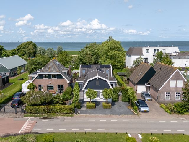Warder 174, Warder