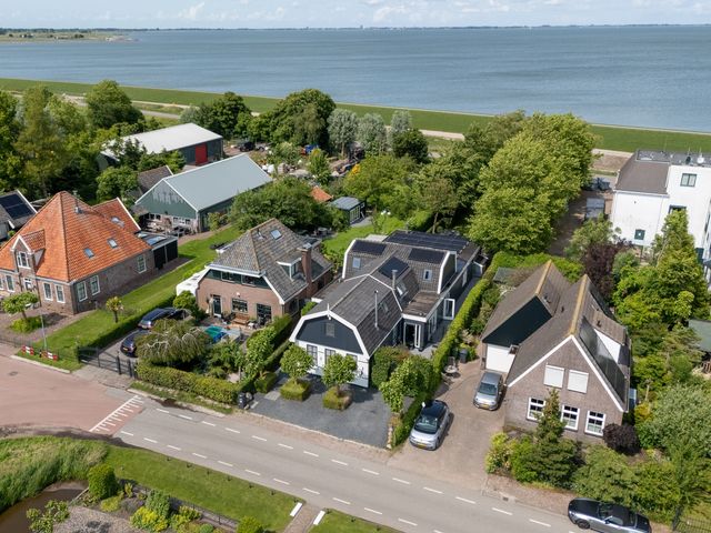 Warder 174, Warder