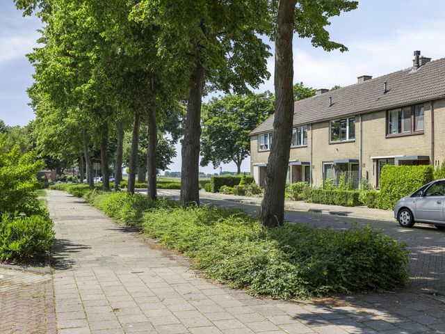 Plevierstraat 38, Strijen