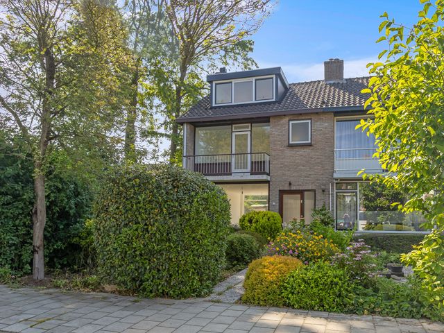 Reseda 2, Dordrecht