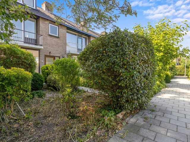 Reseda 2, Dordrecht