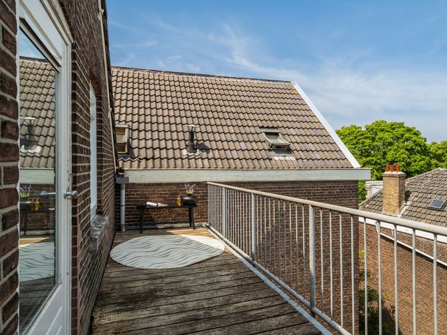 Oostzeedijk Beneden 35C03, Rotterdam