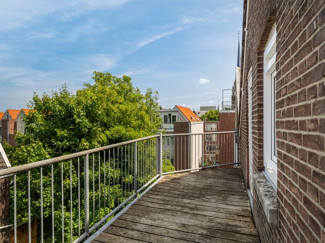 Oostzeedijk Beneden 35C03, Rotterdam