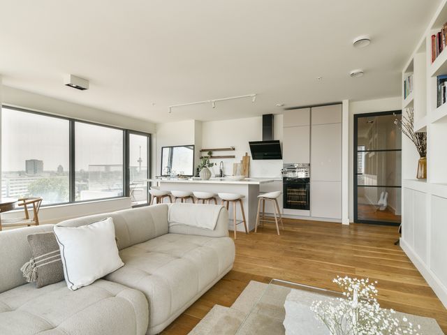 Baan 48F, Rotterdam
