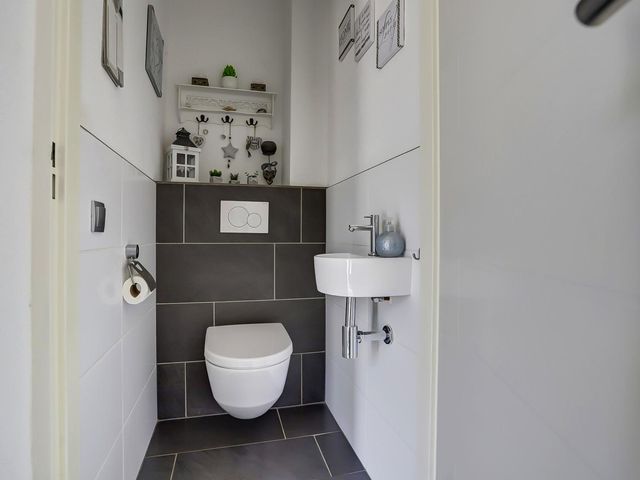 Krayenhofflaan 13, Waalwijk