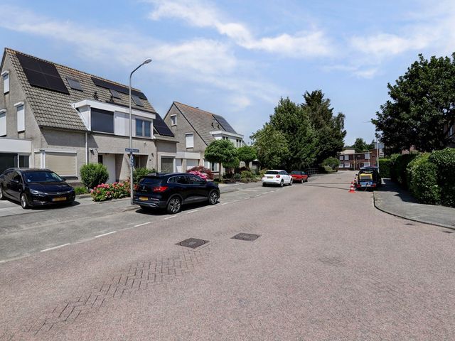 Poldervaart 45, 's-Gravendeel
