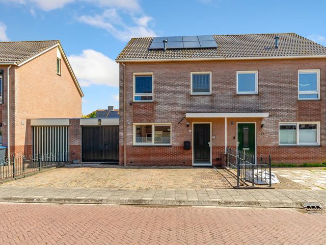 Volendamstraat 19, Lelystad
