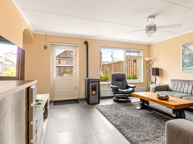 Volendamstraat 19, Lelystad