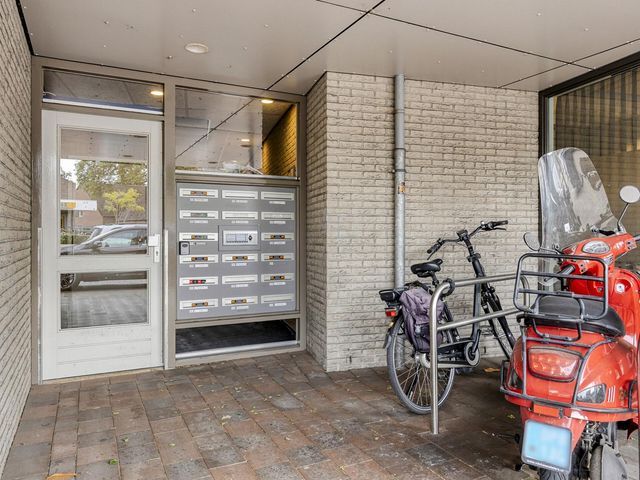 't Dorp 81, Heesch