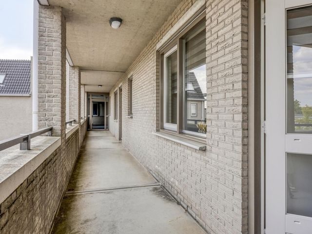't Dorp 81, Heesch