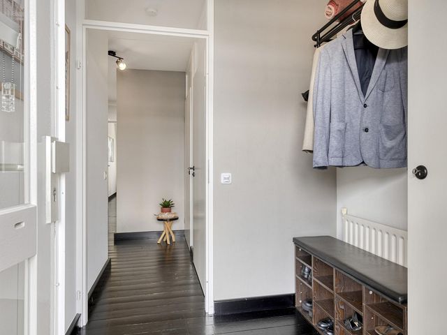 't Dorp 81, Heesch