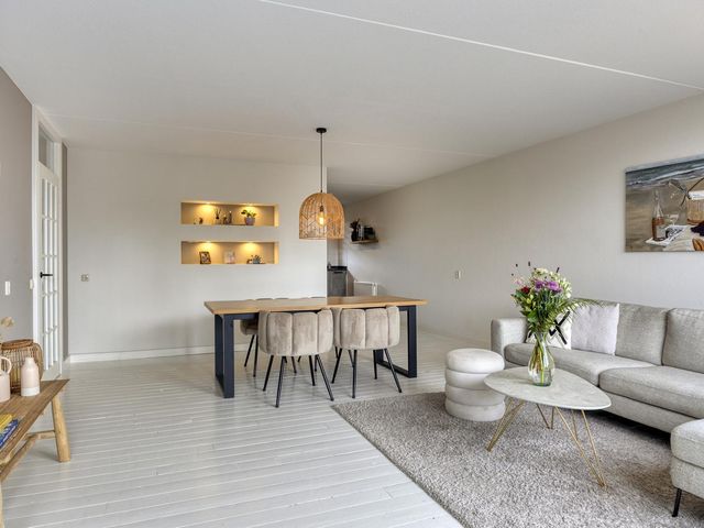 't Dorp 81, Heesch