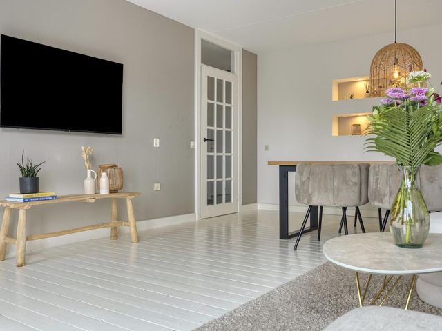 't Dorp 81, Heesch