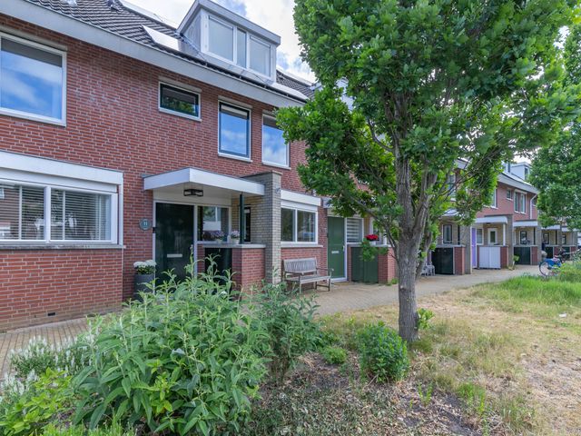Ferdinand Bollaan 11, Voorschoten
