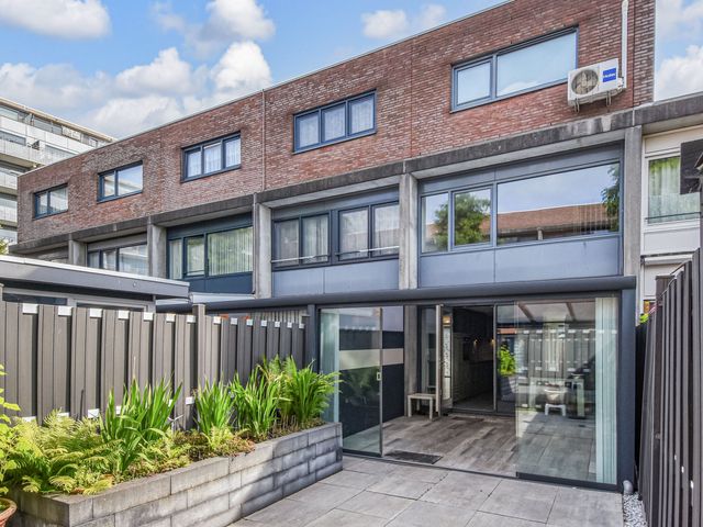 Lau Mazirellaan 287, 's-Gravenhage