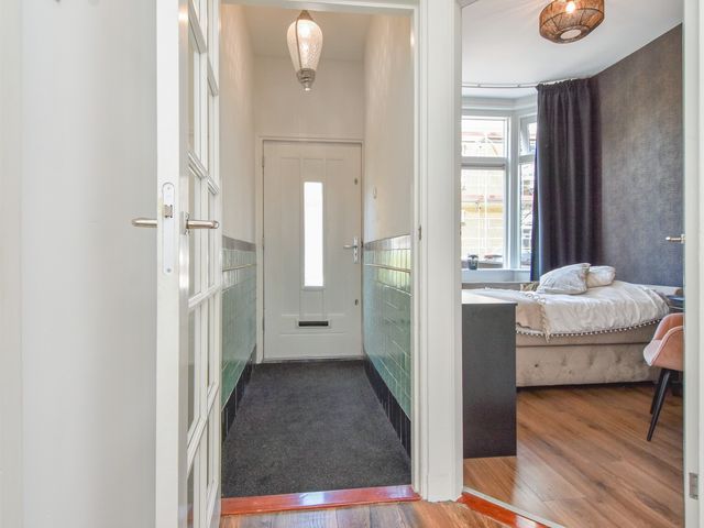 Rhenenstraat 42, 's-Gravenhage