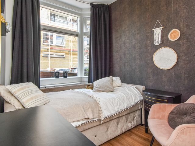 Rhenenstraat 42, 's-Gravenhage