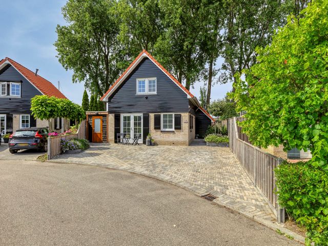 Sluuslaan 35, Middelharnis