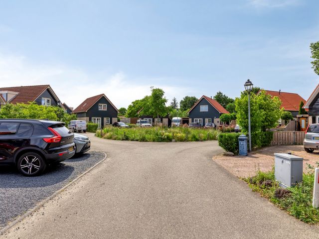 Sluuslaan 35, Middelharnis