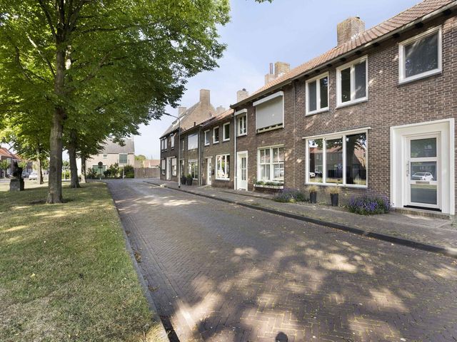 Lange Heerenstraat 9, Schoondijke